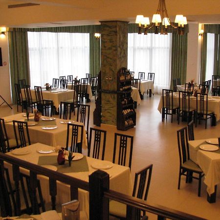 Hotel Orizont Călimăneşti Kültér fotó