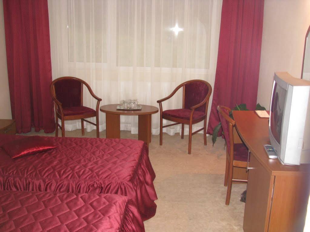 Hotel Orizont Călimăneşti Kültér fotó