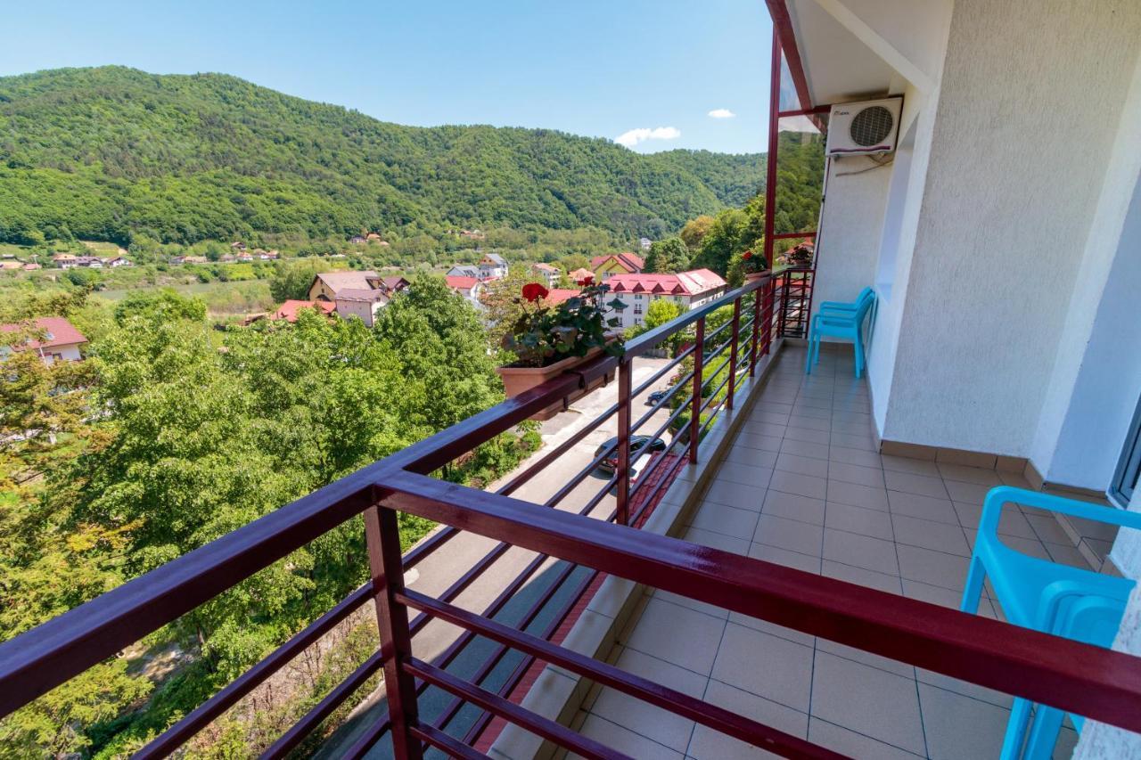 Hotel Orizont Călimăneşti Kültér fotó