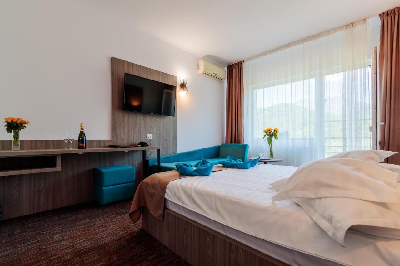Hotel Orizont Călimăneşti Kültér fotó