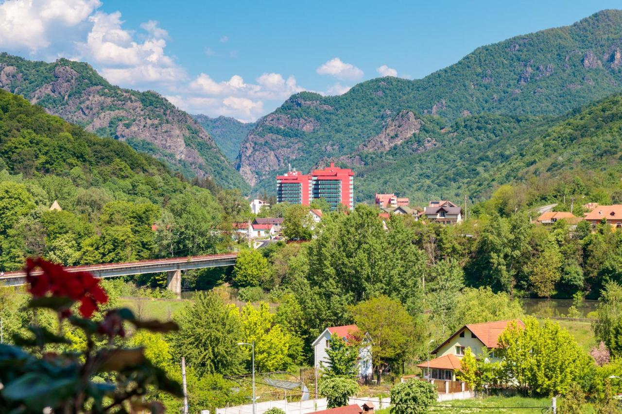 Hotel Orizont Călimăneşti Kültér fotó