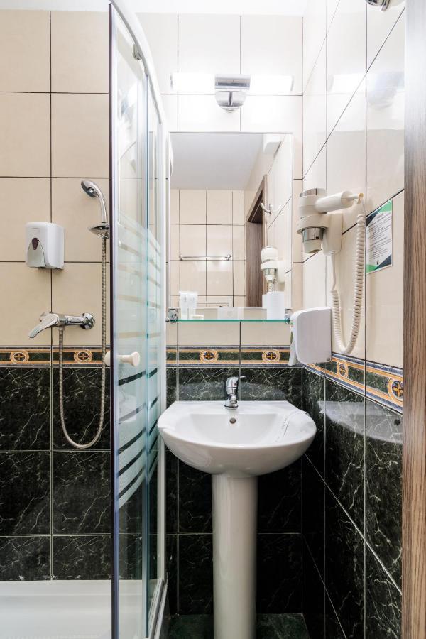Hotel Orizont Călimăneşti Kültér fotó