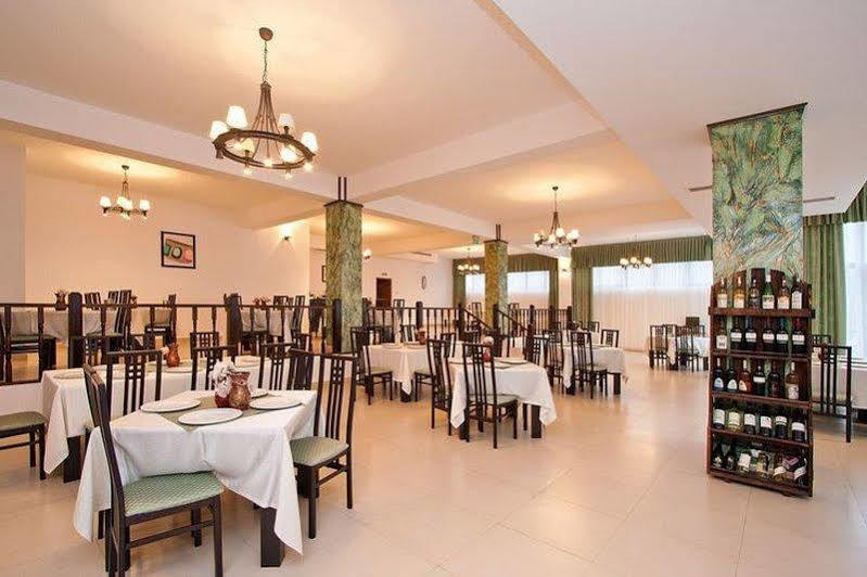 Hotel Orizont Călimăneşti Kültér fotó